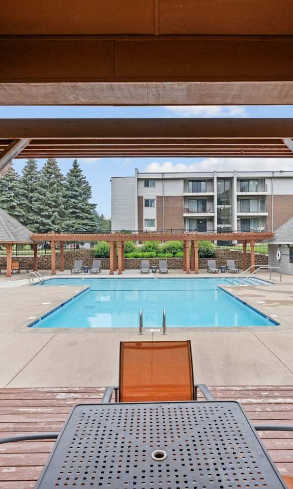 Willow Pond apartments in Burnsville, MN