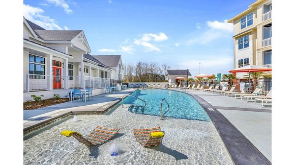 Alta Croft apartments in Huntersville, NC