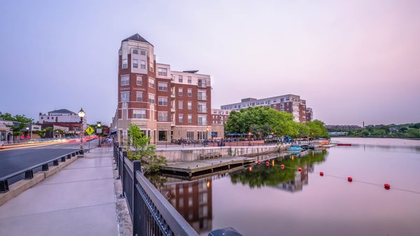Cronin's Landing Apartments apartments in Waltham, MA