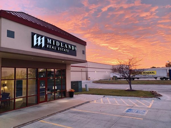 Midlands Real Estate apartments in Bellevue, NE