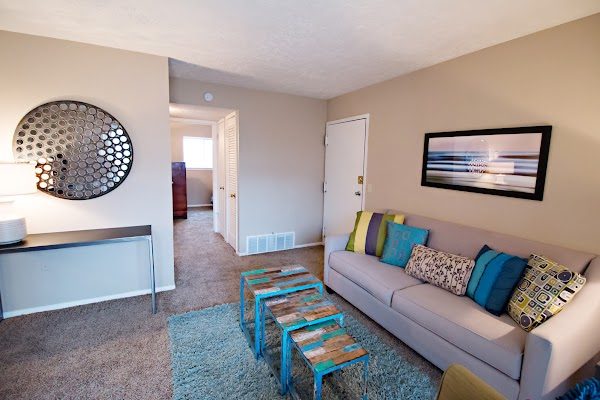 Britain Towne apartments in Bellevue, NE