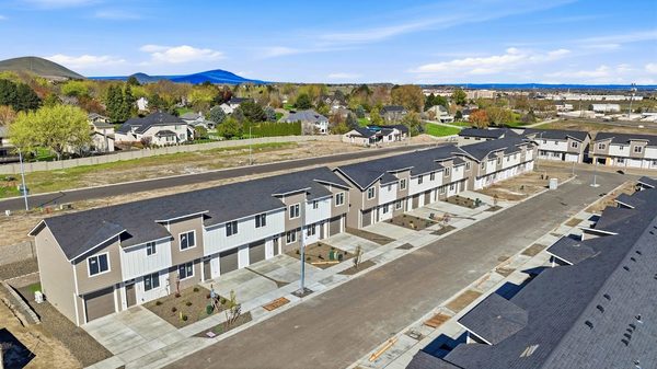The Ridge Townhomes apartments in Richland, WA