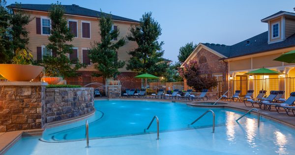 Cantare at Indian Lake Village apartments in Hendersonville, TN