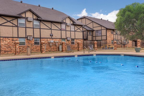 Tudor Crossing Apartments apartments in Moore, OK