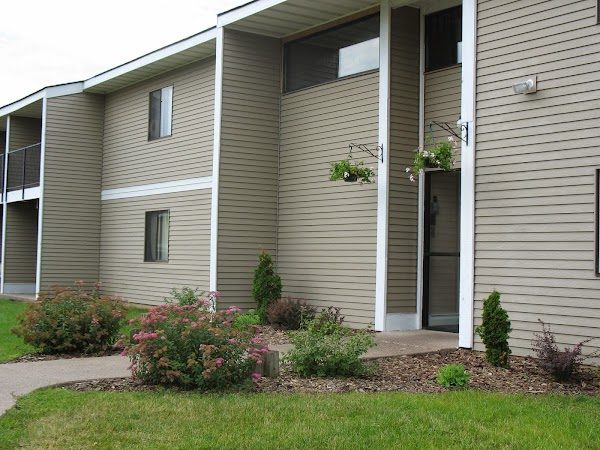 Sunny Acres apartments in Coon Rapids, MN