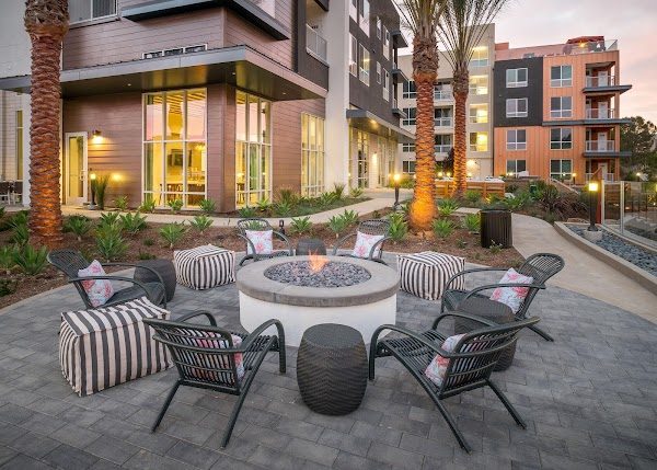 Vantis Apartments apartments
