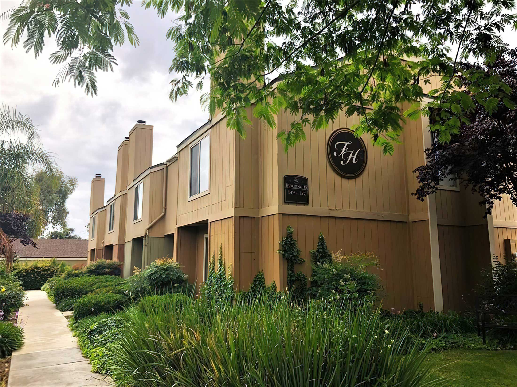 Fox Hollow Apartments apartments in Porterville, CA