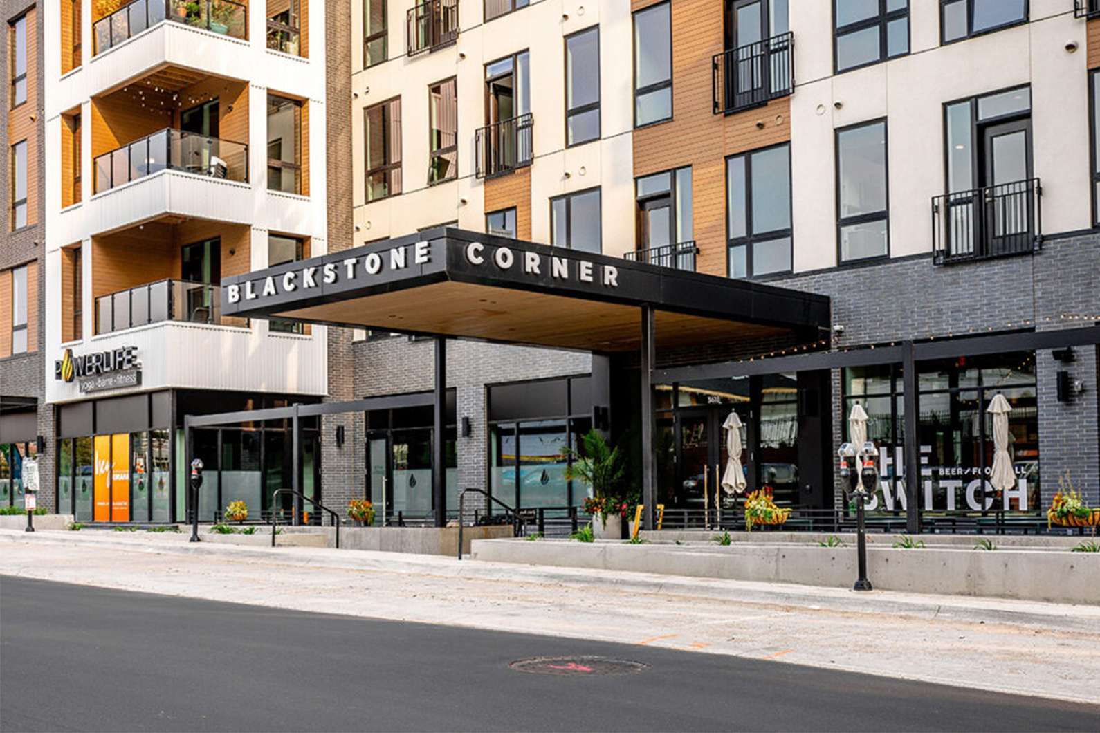 Blackstone Corner apartments in Omaha, NE