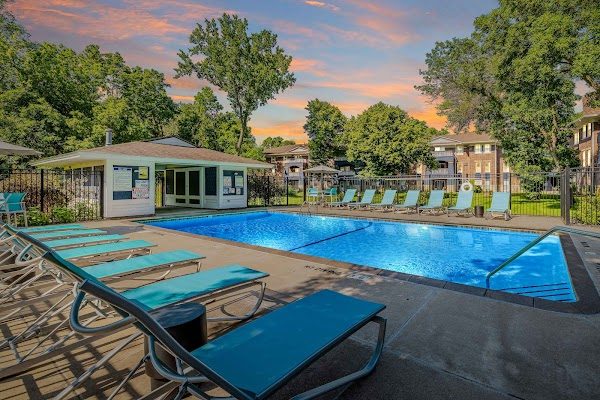 Lake Place Apartments & Townhomes apartments in Eden Prairie, MN