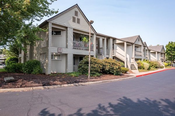Boulders on the River apartments in Eugene, OR