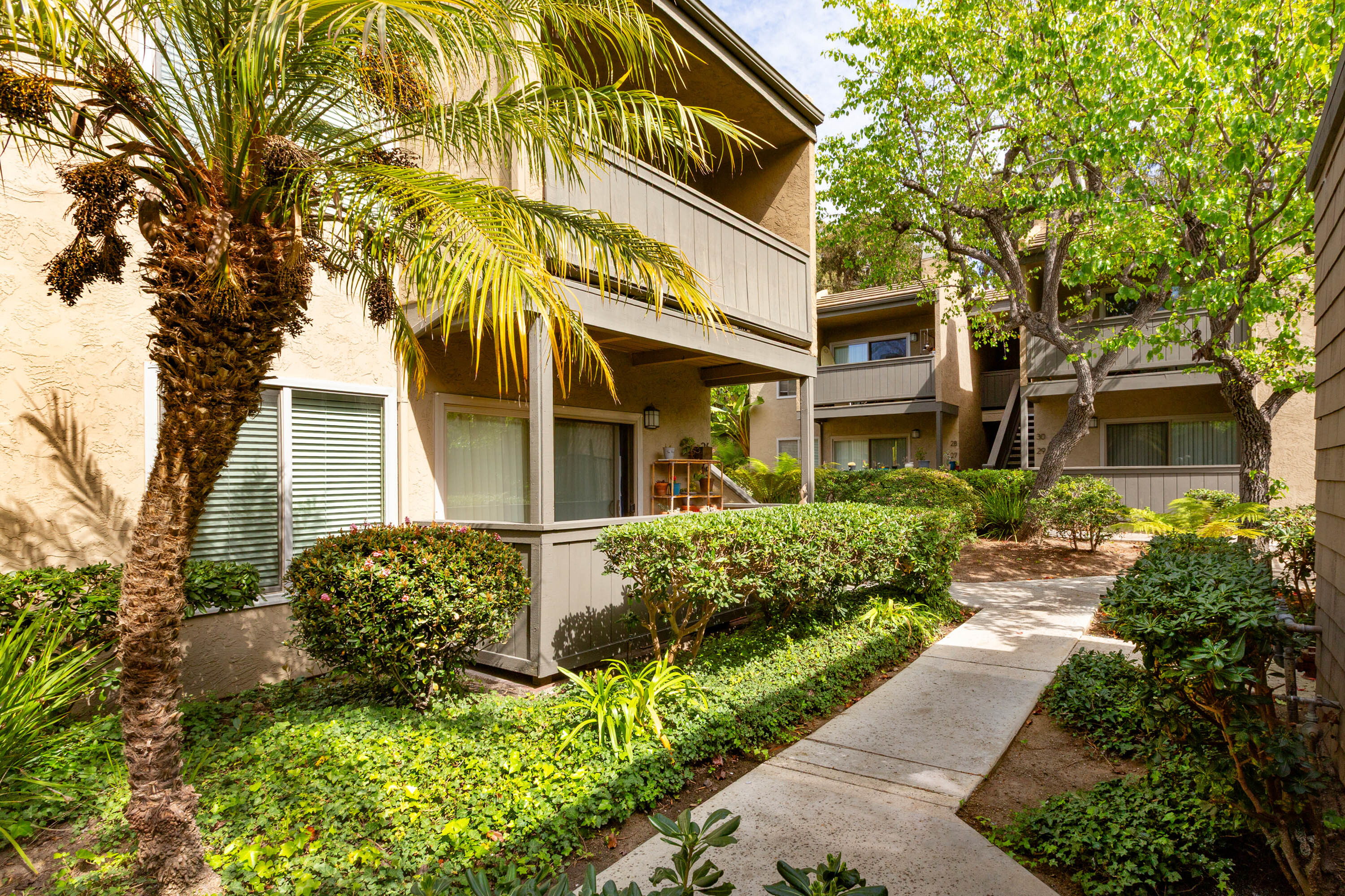 Ela Seacrest apartments in Encinitas, CA