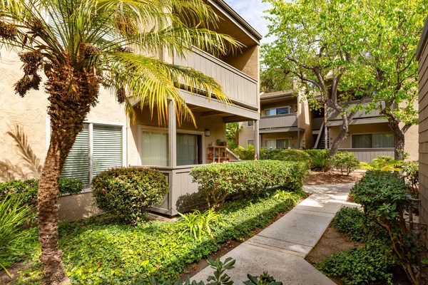 Ela Seacrest apartments in Encinitas, CA