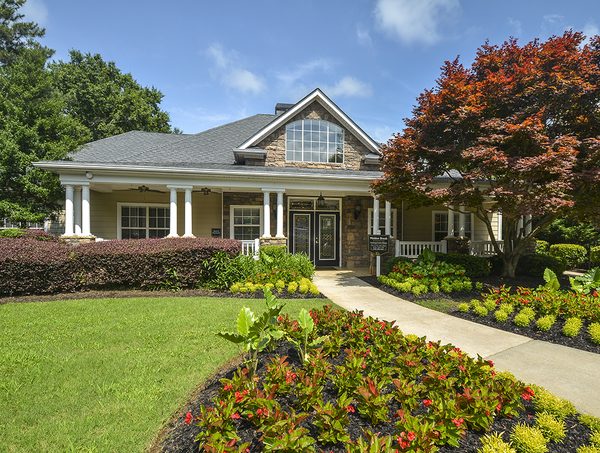 Walden Brook Apartment Homes apartments