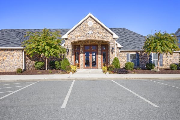 Ethan Pointe Apartments apartments