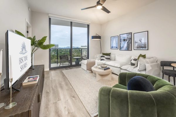 Biscayne Shores apartments in Miami, FL