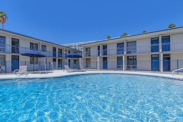 Rise at the Retreat apartments in Tempe AZ