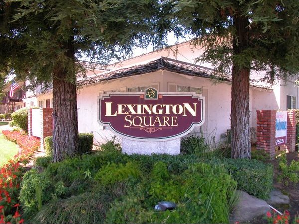 Lexington Square apartments in Clovis, CA