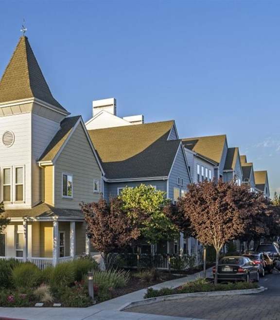 The Vineyards apartments in Gilroy, CA