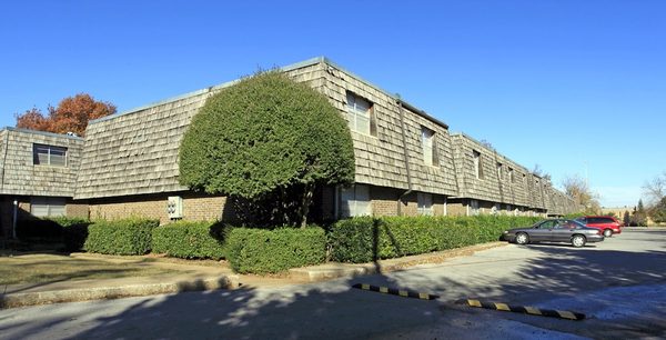 Coachlight Apartments apartments