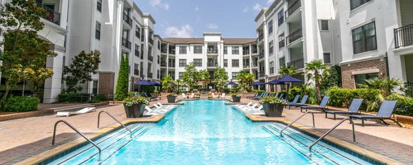 Brookleigh Flats apartments in Brookhaven, GA