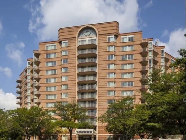 Lake Arbor Towers apartments in Mitchellville, MD