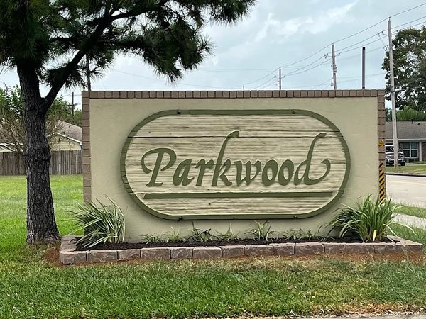Parkwood Apartments apartments