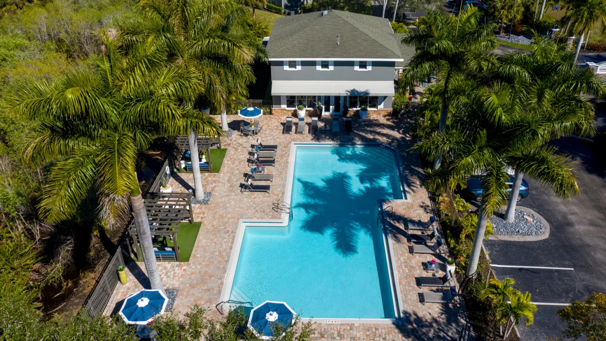Somerset Palms apartments in Naples, FL