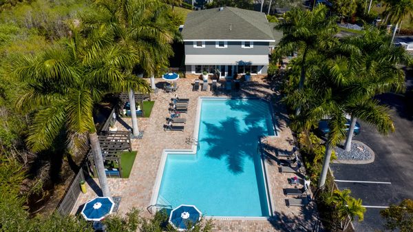 Somerset Palms apartments in Naples, FL