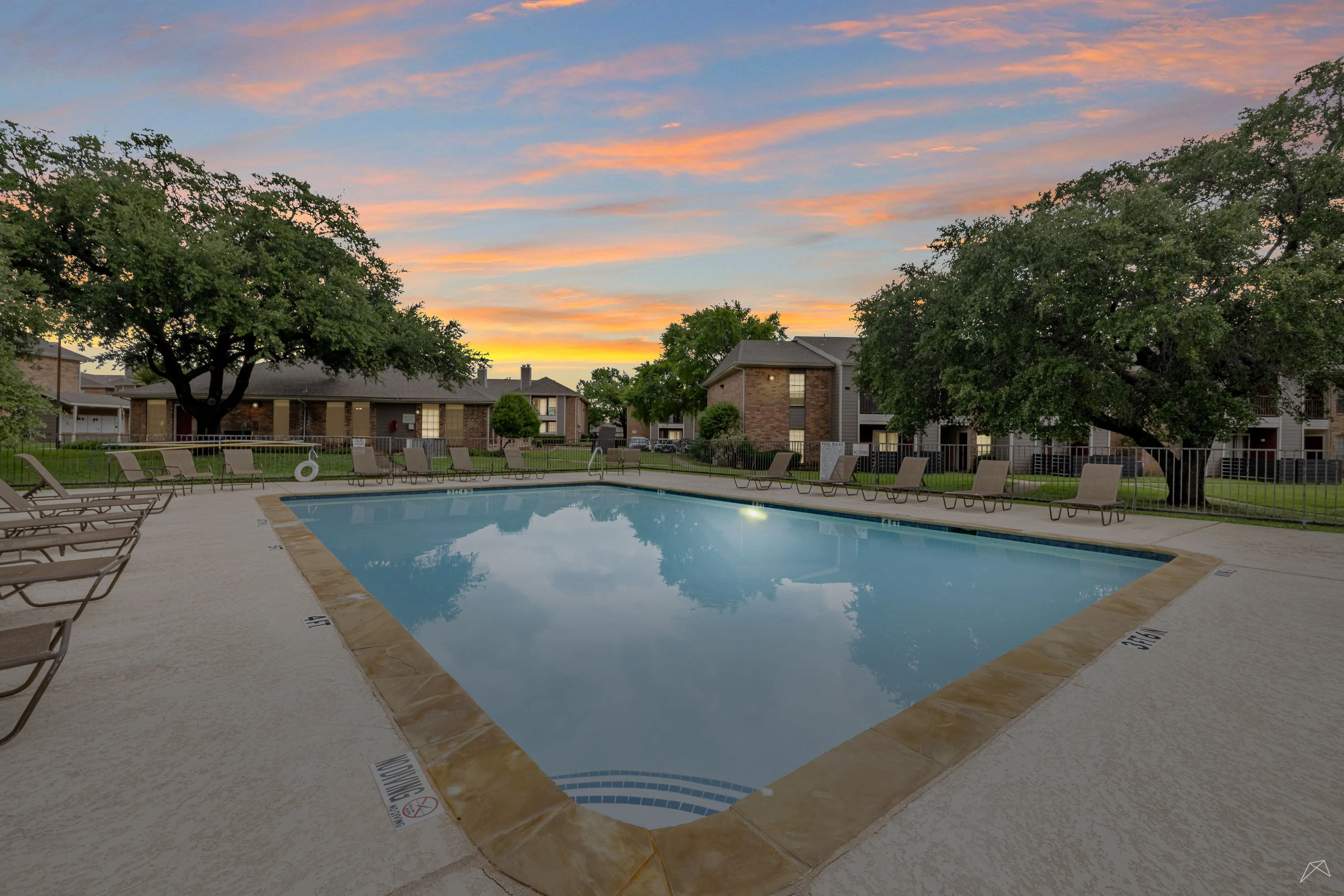 Regal Crossing Apartment Homes apartments in Dallas, TX