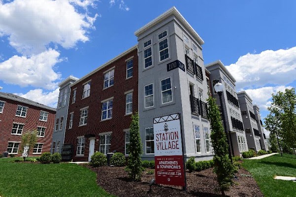 Station Village at Avenel apartments in Avenel, NJ