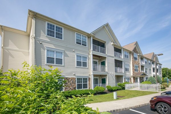 Woodbridge Hills apartments