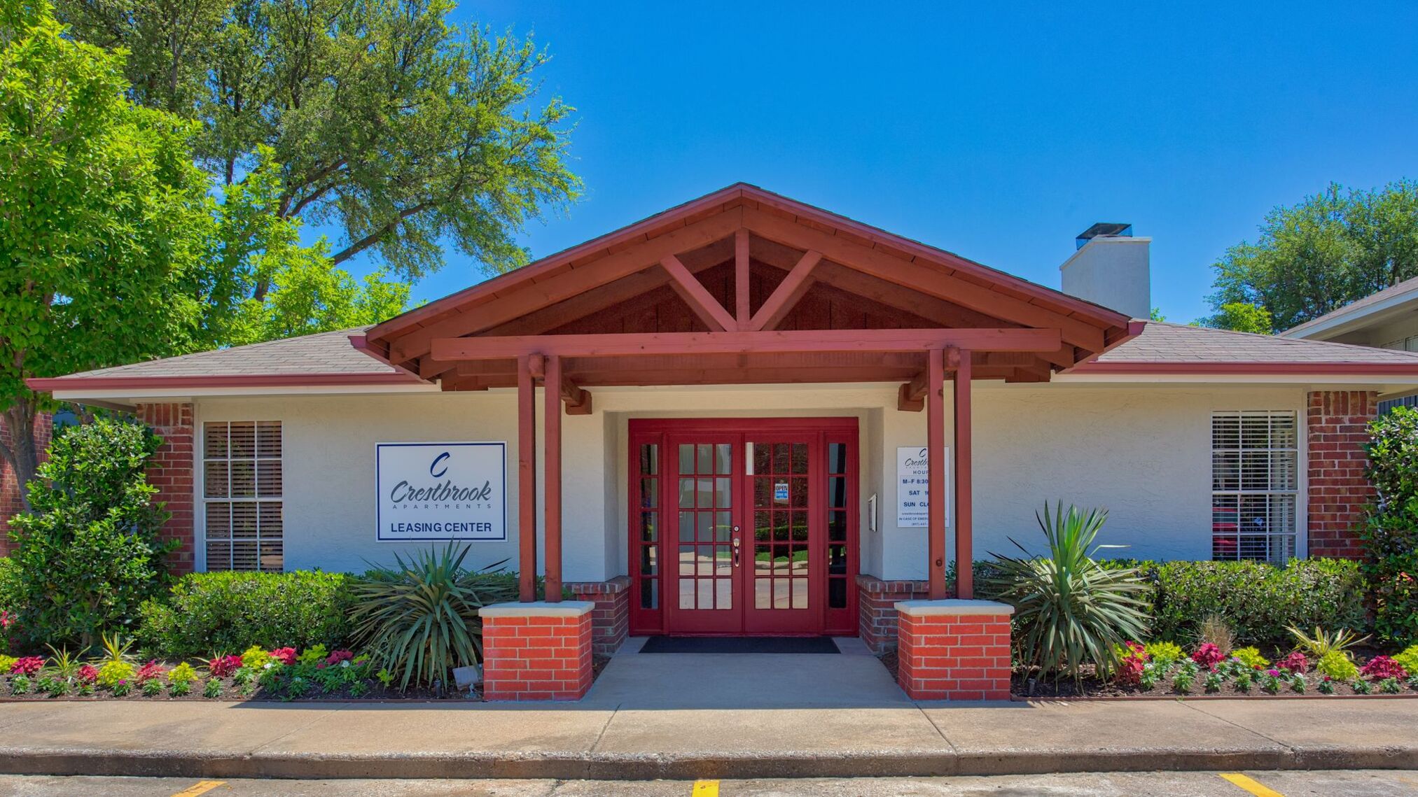 Crestbrook Apartments apartments in Burleson, TX