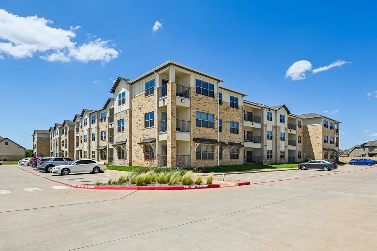 Legacy at Crowley apartments in Crowley, TX