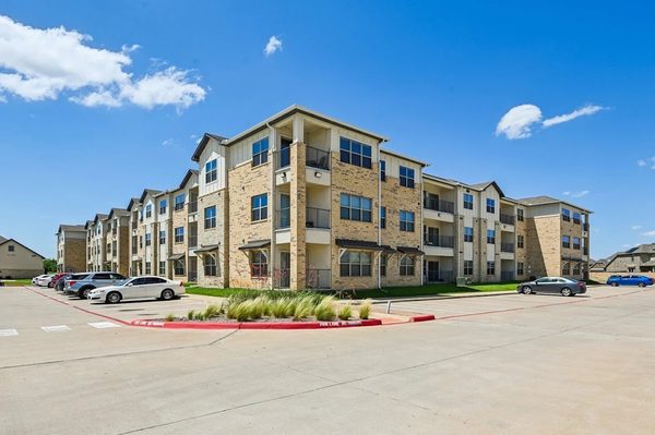 Legacy at Crowley apartments in Crowley, TX