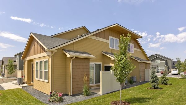Cedar Park & Canyon Falls Townhomes apartments in Twin Falls, ID
