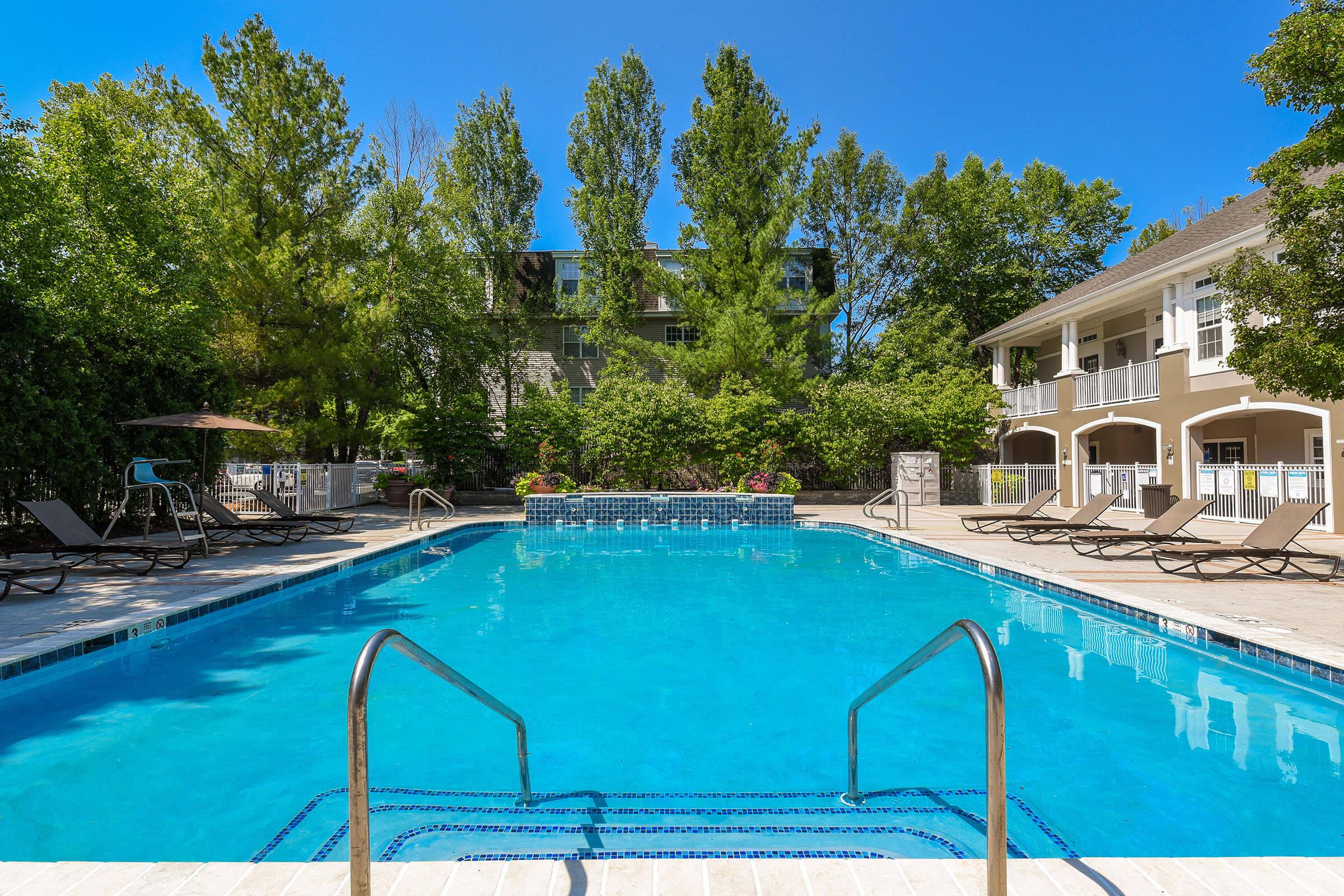 Crystal Ridge at Watchung apartments in Watchung, NJ