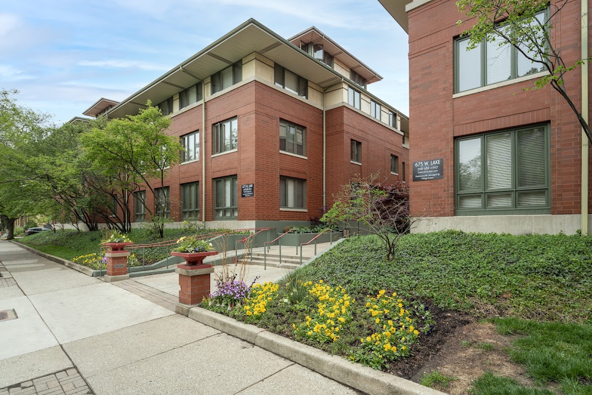 Oak Park City apartments in Oak Park, IL