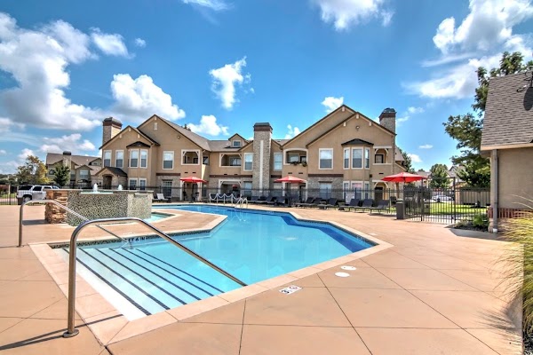 Mansions at Riverside apartments in Tulsa, OK