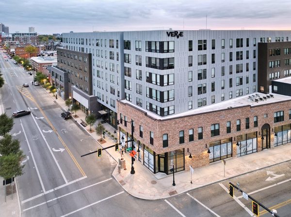 Lark Columbus apartments