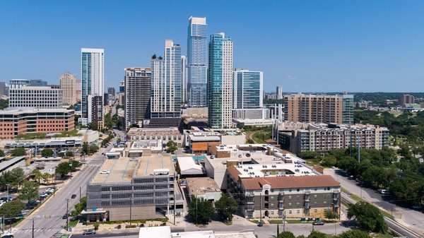 AMLI 300 apartments in Austin TX