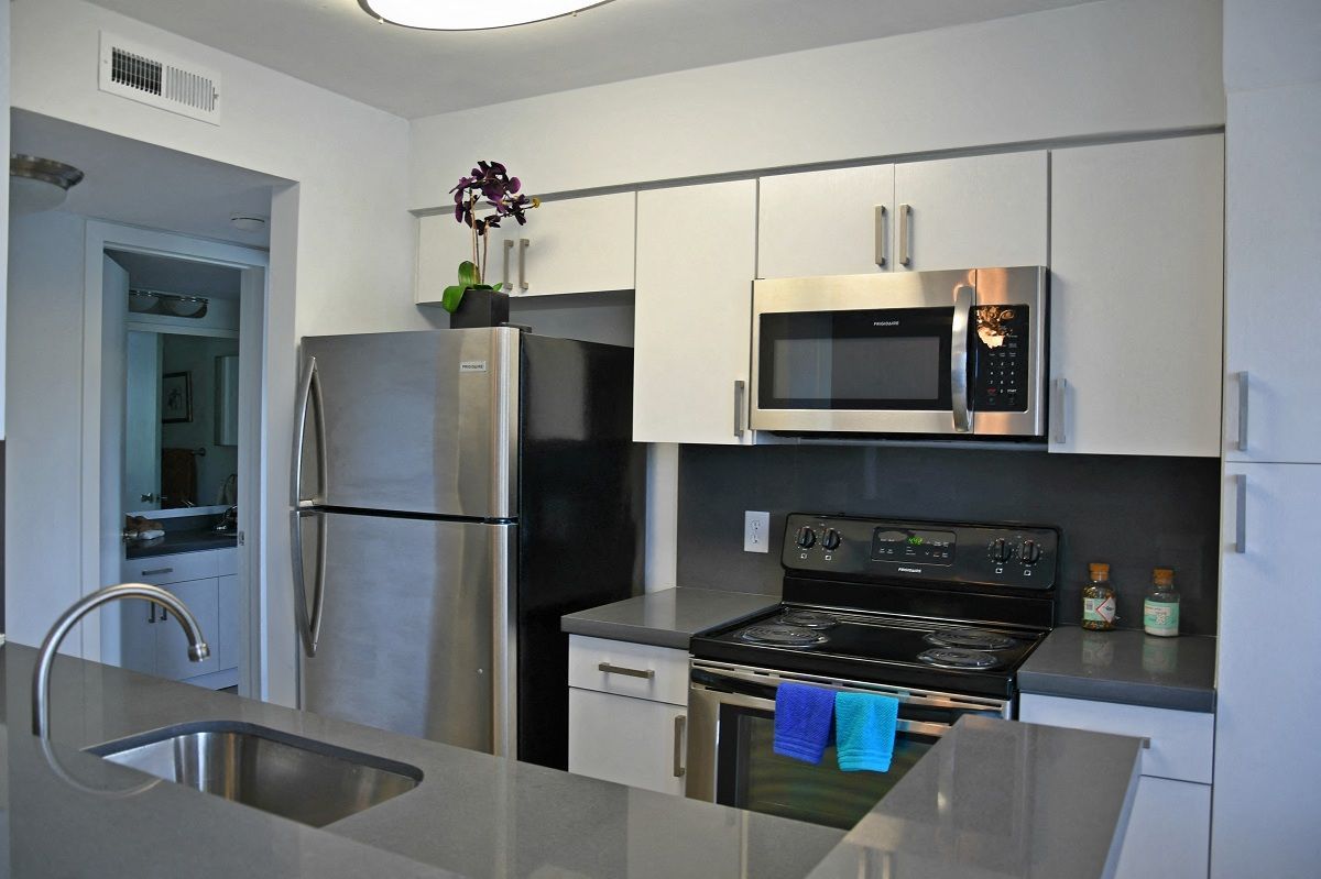 8800 Lakeside apartments in Tamarac, FL