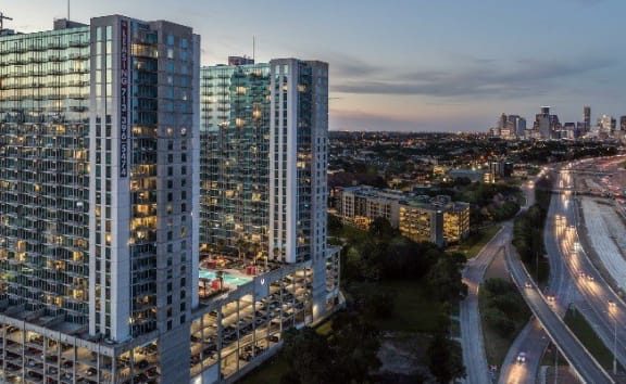Allure Hermann Park at Med Center apartments in Houston, TX