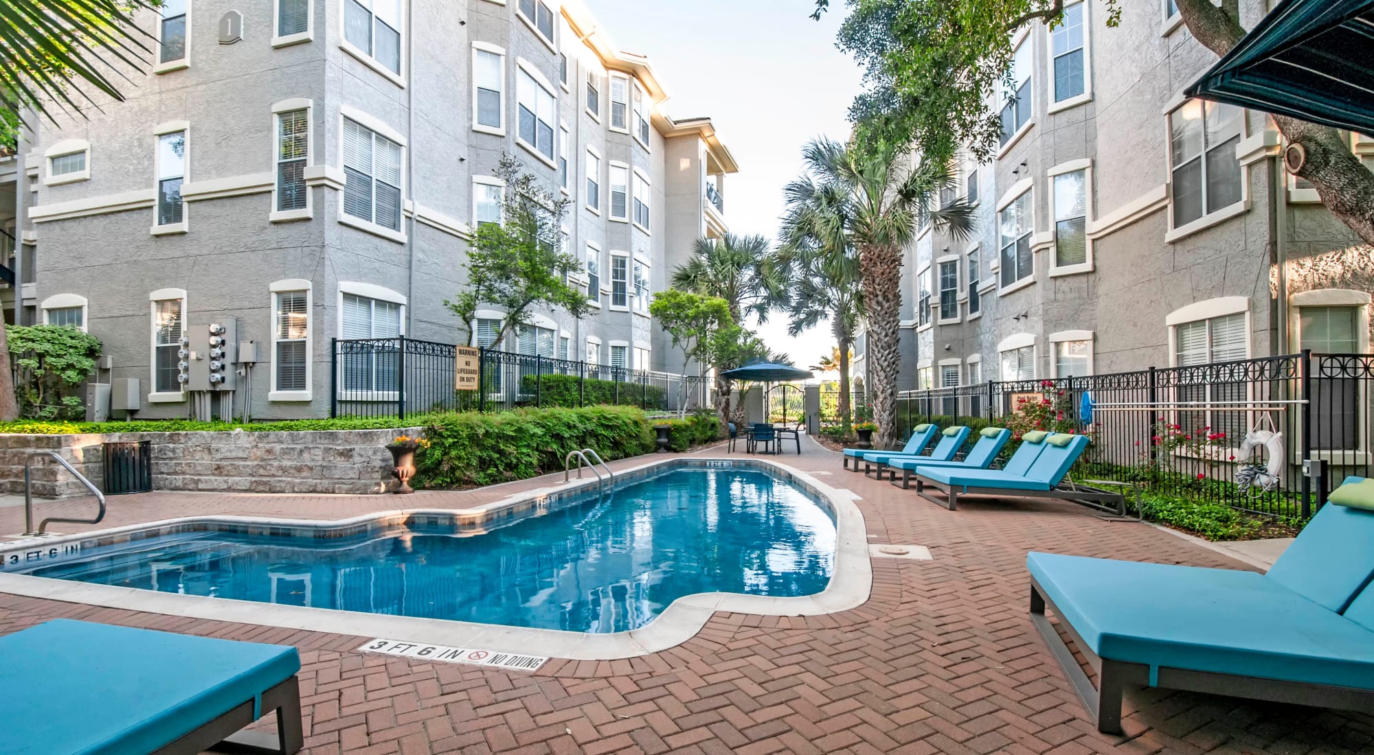 Meridian Apartments apartments in San Antonio, TX