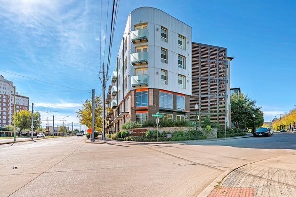 Zang Triangle apartments in Dallas, TX