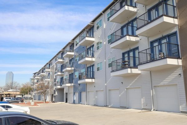 Digit 1919 apartments in Dallas, TX