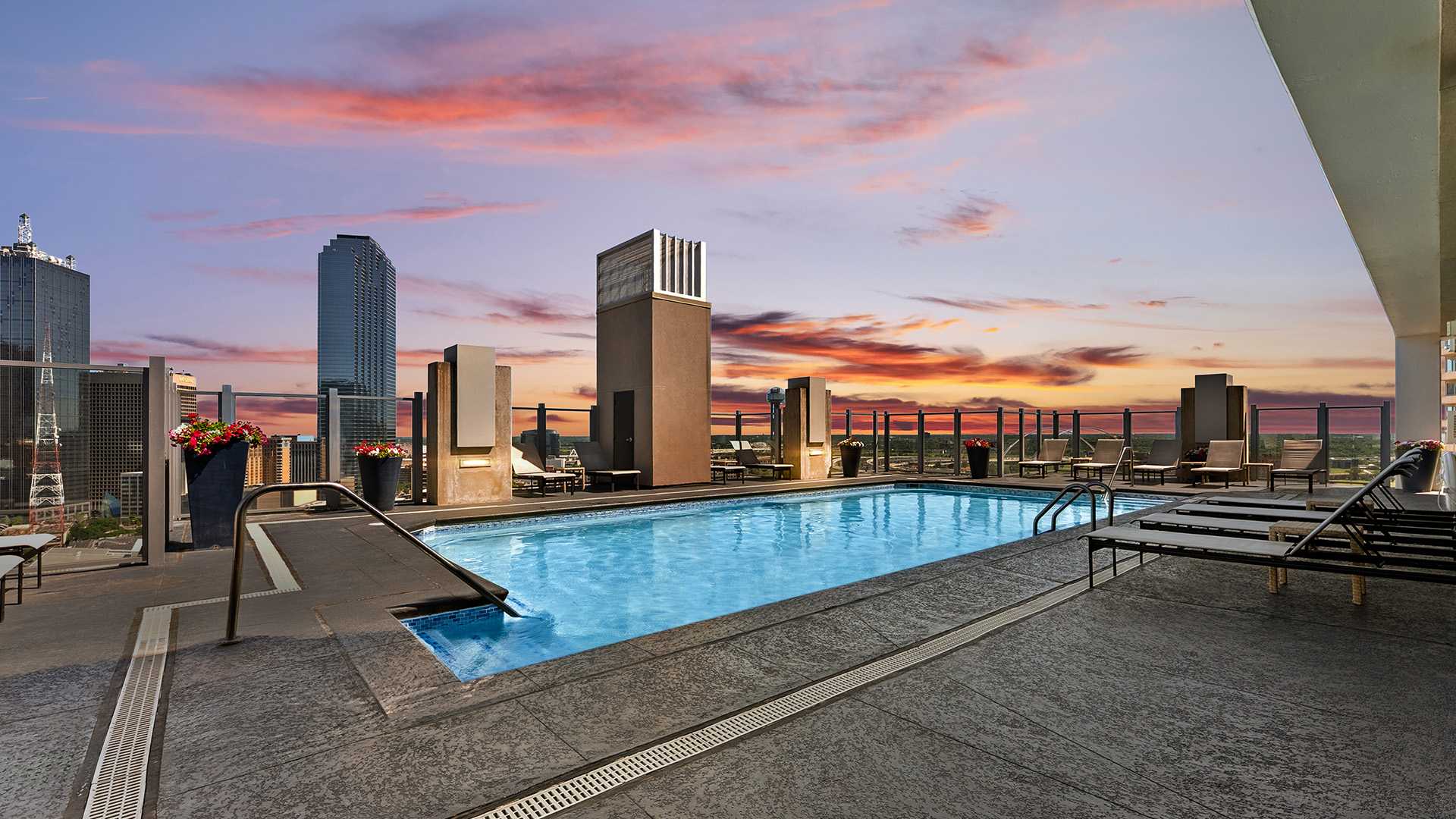 SkyHouse Dallas Apartments Victory Park apartments in Dallas, TX