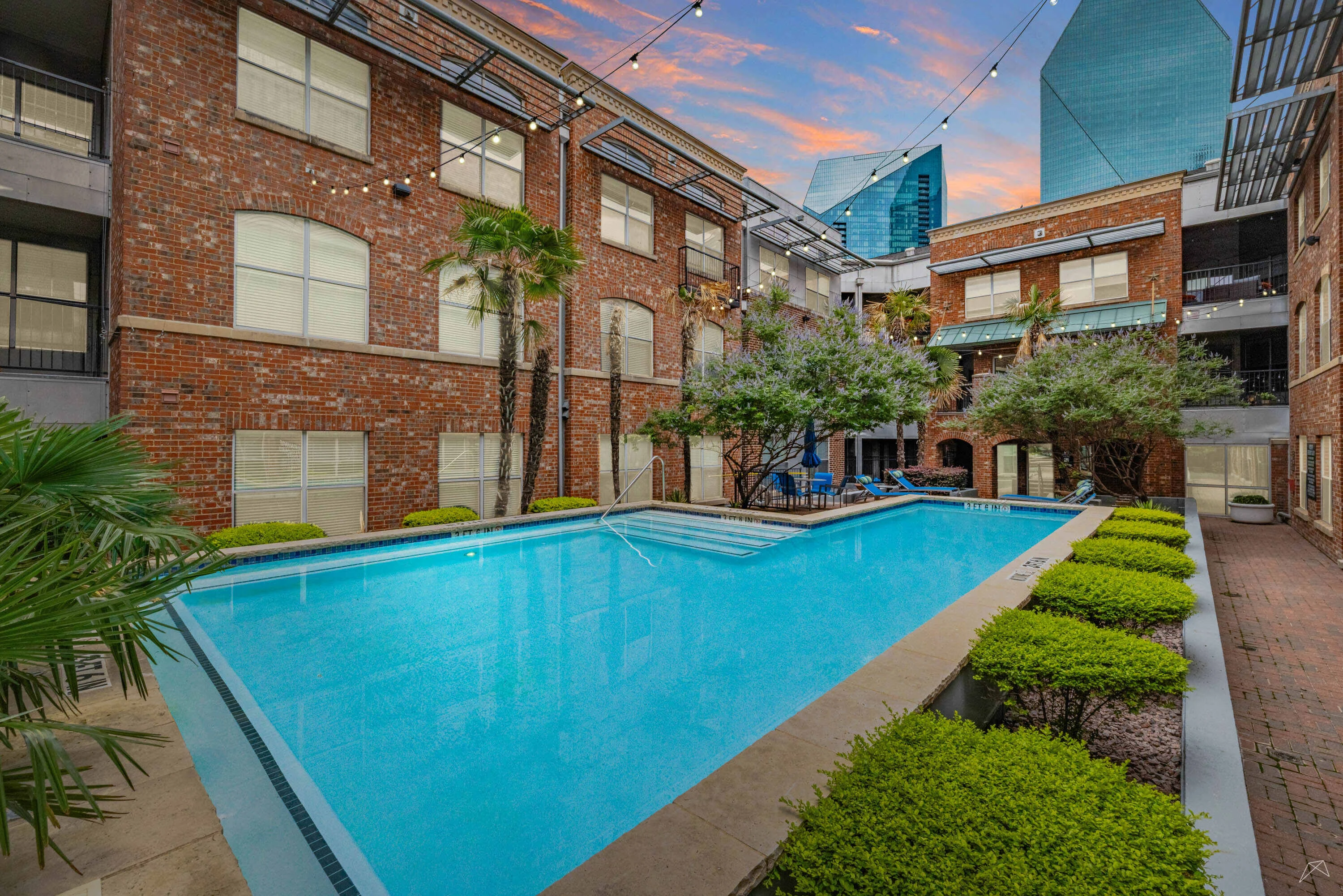 The Griffin Apartments apartments in Dallas, TX