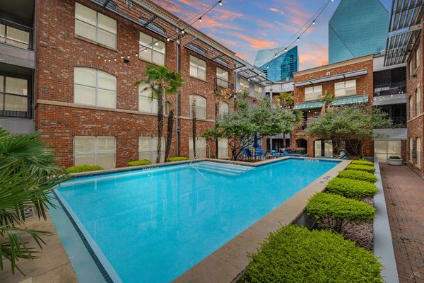 The Griffin Apartments apartments in Dallas, TX