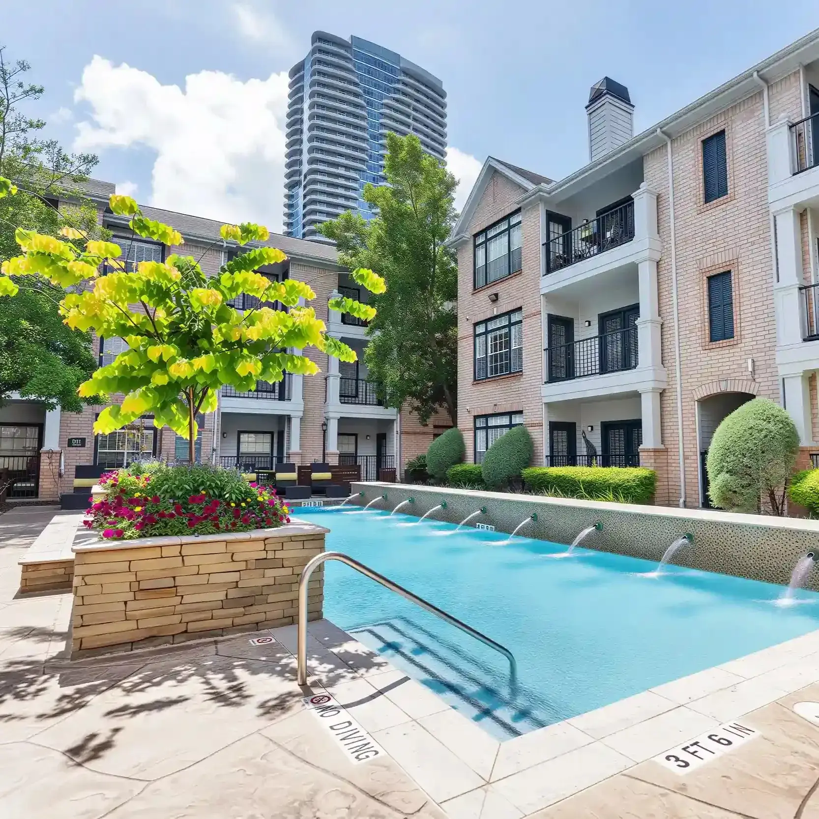 The Essex House apartments in Houston, TX