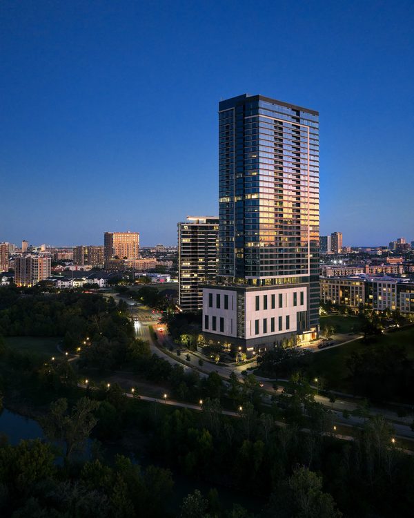 Hanover Buffalo Bayou apartments in Houston, TX